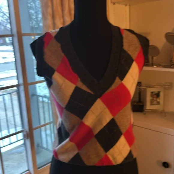 J Crew Sweater Vest women’s small Argyle gray,pink and cream - Picture 3 of 7
